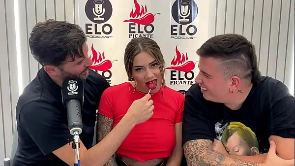 Entrevista con Elo Podcast termina en una mamada y mucho cum - Sara Blonde - Elo Picante