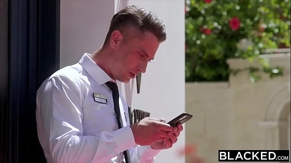 BLACKED Scarlett and Honour get naughty poolside service