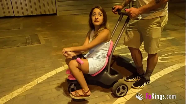 Midget babe Muñequita Enfadada is hornier than ever and wants a hard drilling!