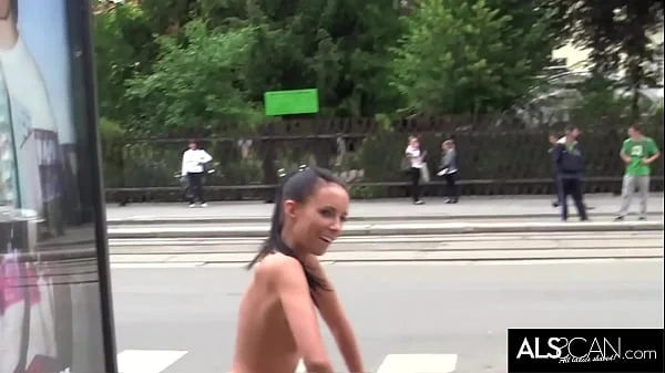 Gina Devine Flaunts Her Nude Body in Public