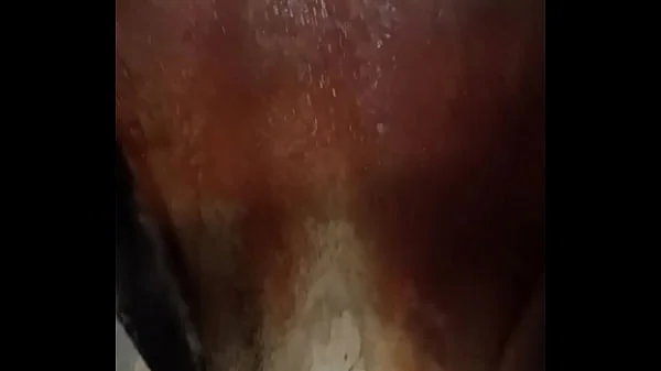 faccio pipi all'aperto in un bagno medievale