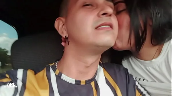 Mamandole la Verga al novio de mi mejor amiga en el Auto. HISTORIA COMPLETA