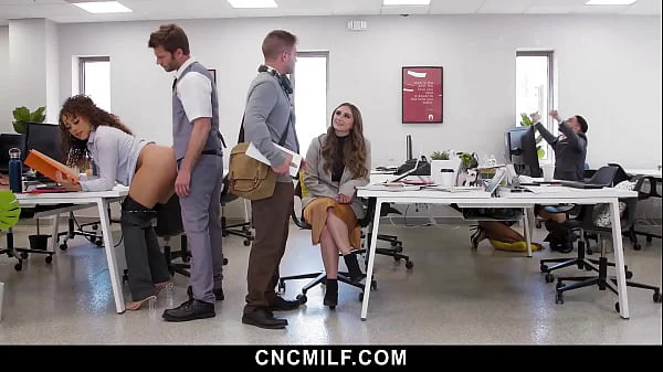 Employees Can Fuck Anyone in The Freeuse Office - Cncmilf