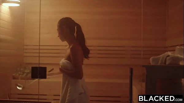 BLACKED Gorgeous Influencer Gianna Devours His BBC At Gym