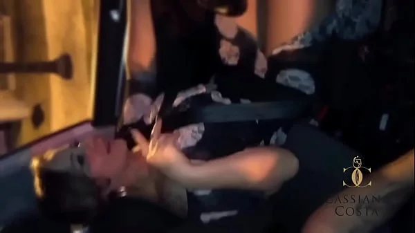 A loirinha estava doidinha na balada, me chamou para AFTER e me deu o CU com muito tesão até eu GOZAR na sua boca.