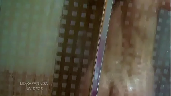 que culo tiene la amiga de mi novia , la follo de pie y me corro en sus nalgas