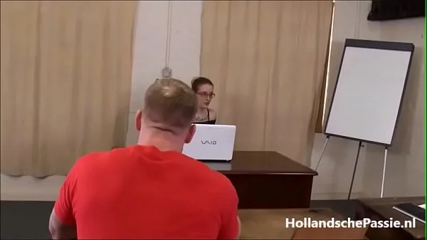 Lerares engels krijgt 2 harde pikken
