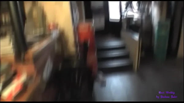 veronika ha compiuto da poco 18 anno e già ama prendere un bel cazzo duro in culo