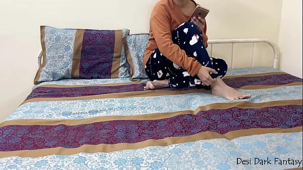 भाई ने बहन को पोर्न वीडियो देखते हुए पकड़ा और चुदाई के लिए मनवा लिया - एपिसोड - 1