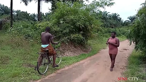 OKONKWO GAVE THE VILLAGE SLAY QUEEN A LIFT WITH HIS BICYCLE, FUCKED HER OUTDOOR