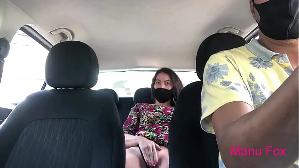 Provoquei o motorista do uber até ele me fazer gozar