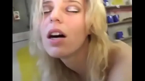 Michelle krijgt korting op haar eerste rijles