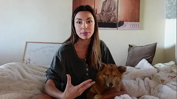 MASTURBATION TIPS for GIRLS - step-by-step instruction with Sex Teacher Roxy Fox