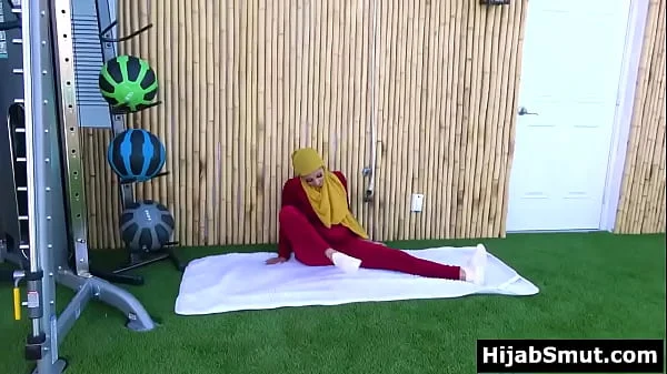 Muslim girl in hijab cheats on husband with personal trainer