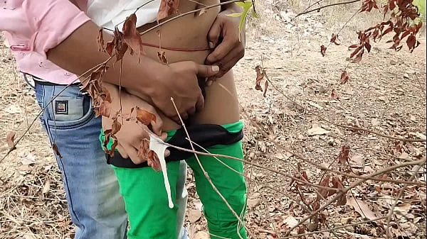 रांड़ को जंगल में जाकर उसकी चूत फाड़ दी