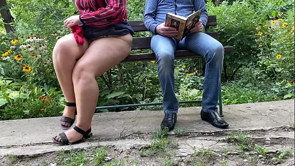 Big ass milf pee next to me in the park on a bench